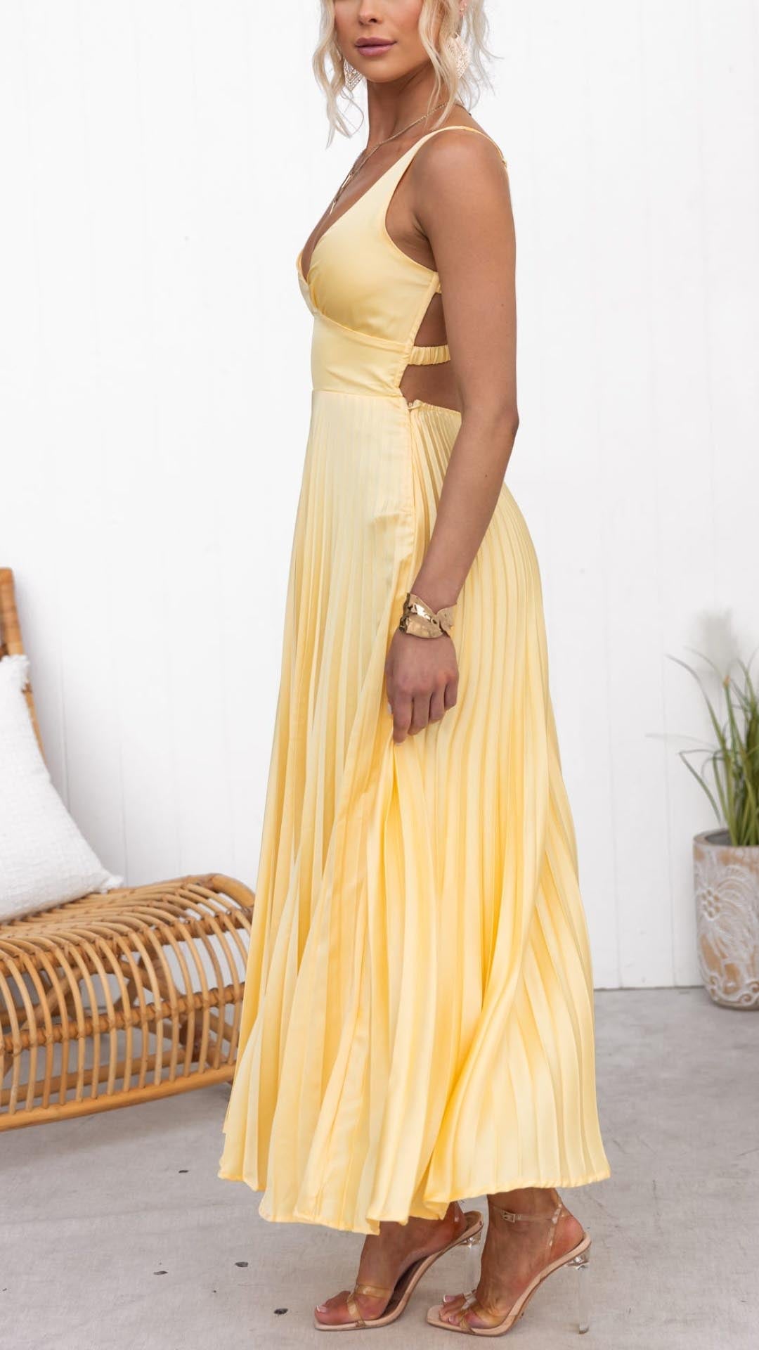 Ellis & Johnson™ | Pleated V-Neck Maxi Dress