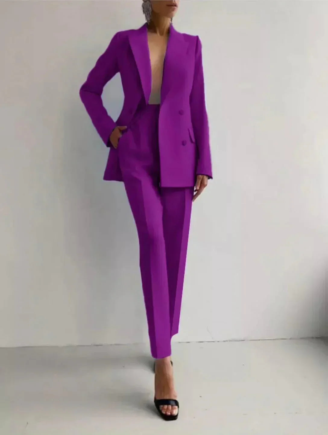 Ruby | Suit