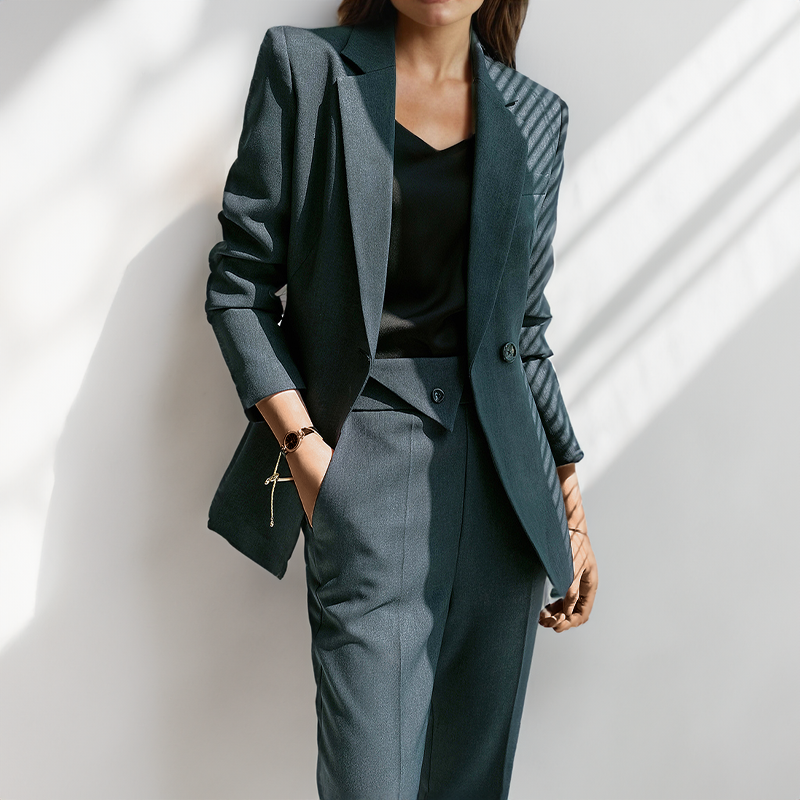 Lena | Suit
